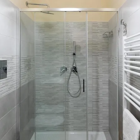 Apollo Bed & Breakfast 3*