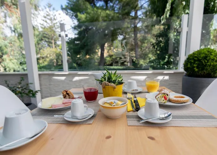 Apollo Bed & Breakfast 3*